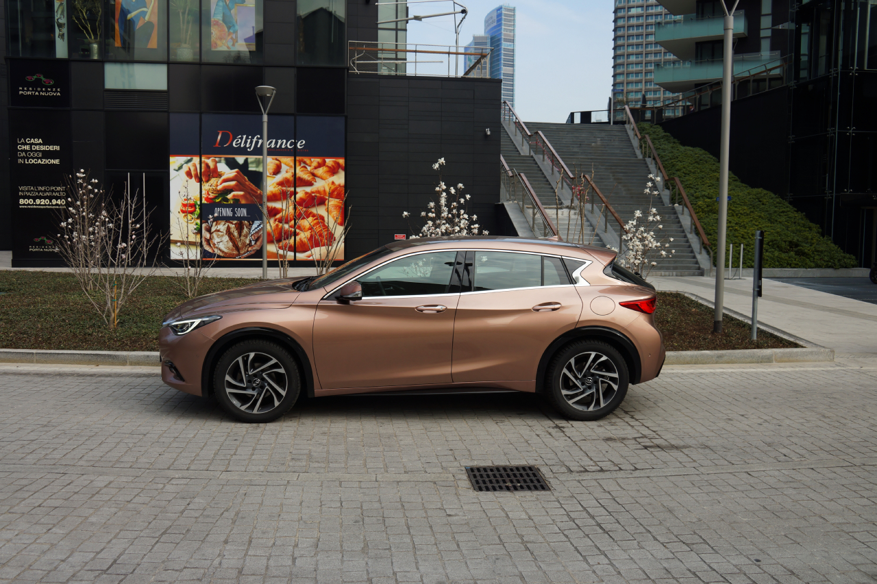 Infiniti Q30 - prova su strada 2016