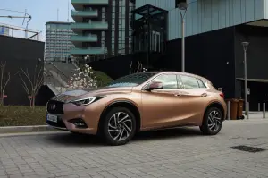 Infiniti Q30 - prova su strada 2016