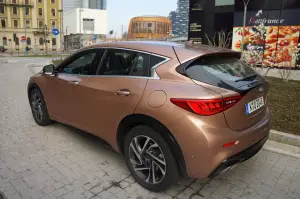 Infiniti Q30 - prova su strada 2016