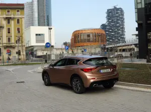 Infiniti Q30 - prova su strada 2016