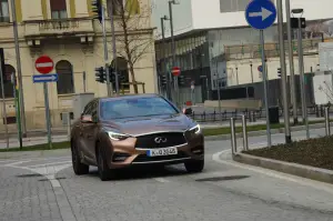 Infiniti Q30 - prova su strada 2016