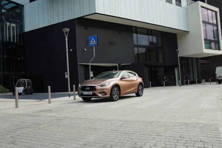 Infiniti Q30 - prova su strada 2016 - 15