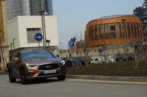 Infiniti Q30 - prova su strada 2016