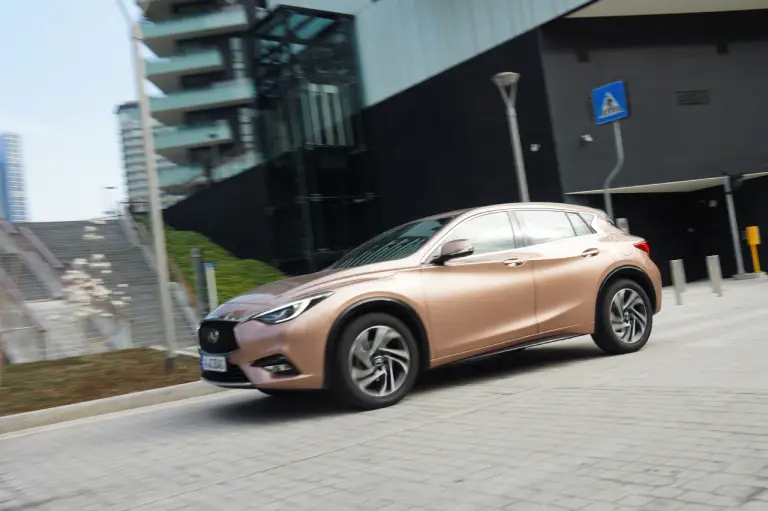 Infiniti Q30 - prova su strada 2016 - 18