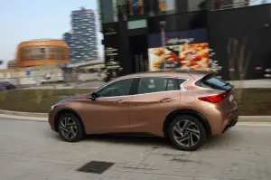 Infiniti Q30 - prova su strada 2016