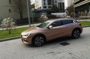 Infiniti Q30 - prova su strada 2016