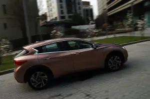 Infiniti Q30 - prova su strada 2016