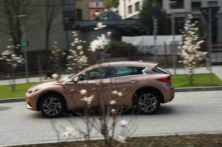 Infiniti Q30 - prova su strada 2016 - 36