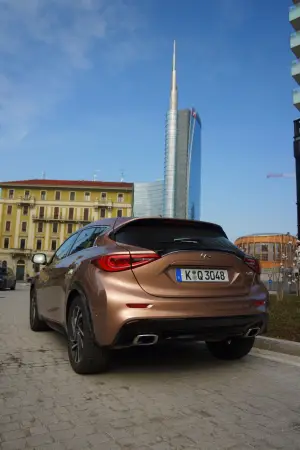 Infiniti Q30 - prova su strada 2016