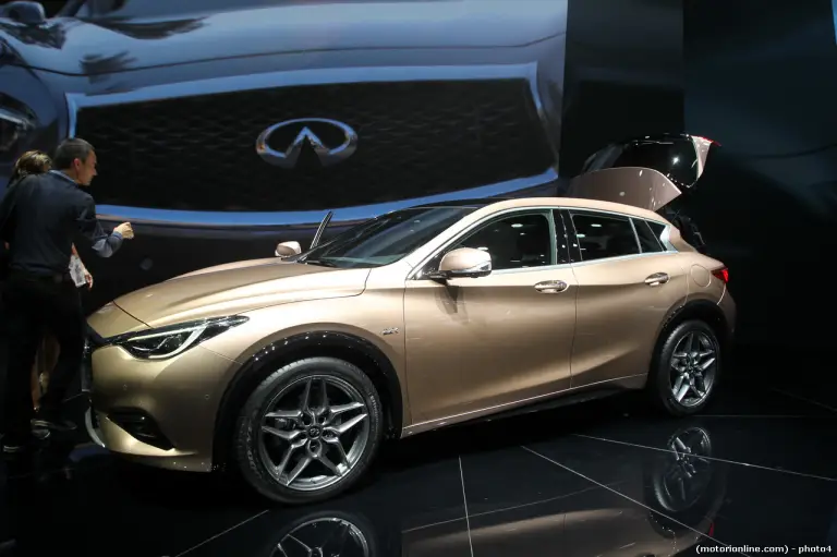 Infiniti Q30 - Salone di Francoforte 2015 - 8