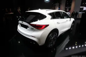 Infiniti Q30 - Salone di Francoforte 2015