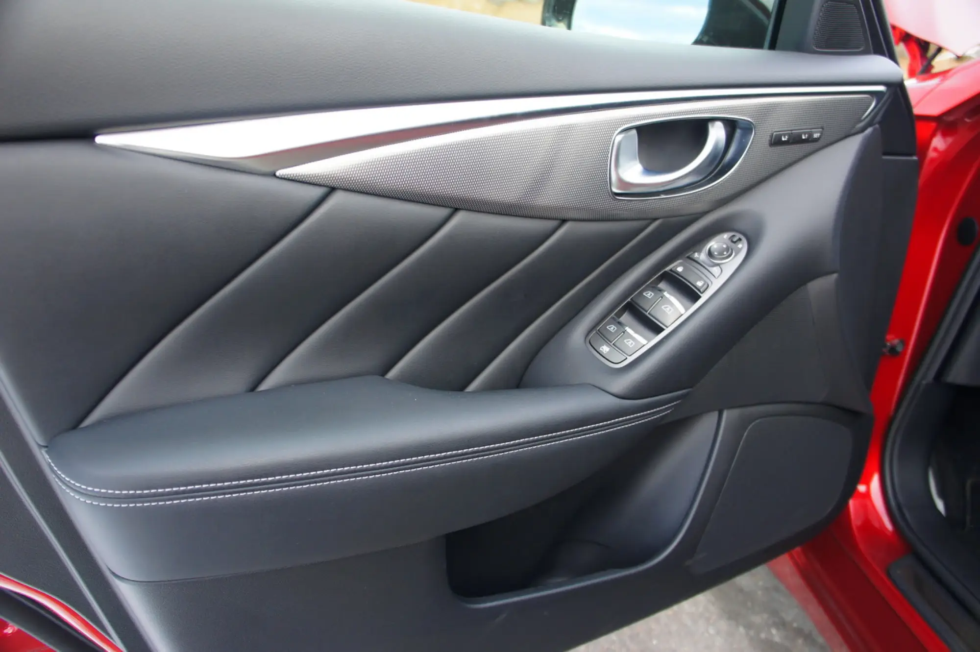 Infiniti Q50 2.0t Prova su strada 2015 - 2