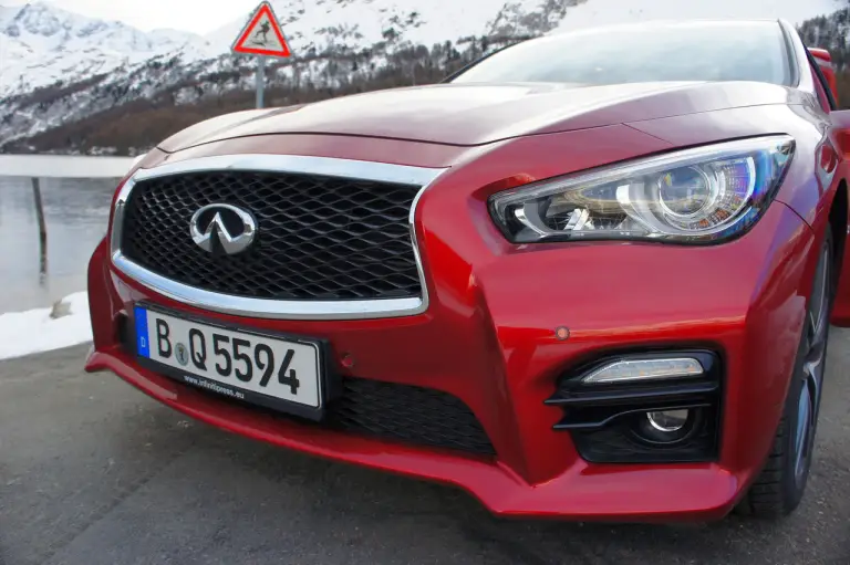 Infiniti Q50 2.0t Prova su strada 2015 - 4