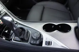 Infiniti Q50 2.0t Prova su strada 2015 - 8