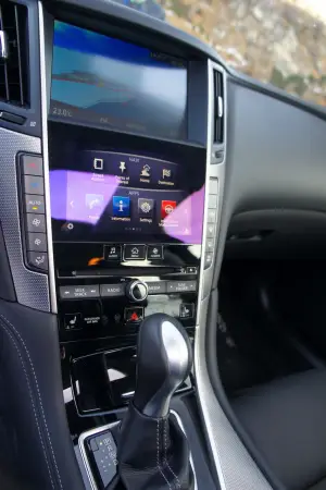 Infiniti Q50 2.0t Prova su strada 2015 - 9