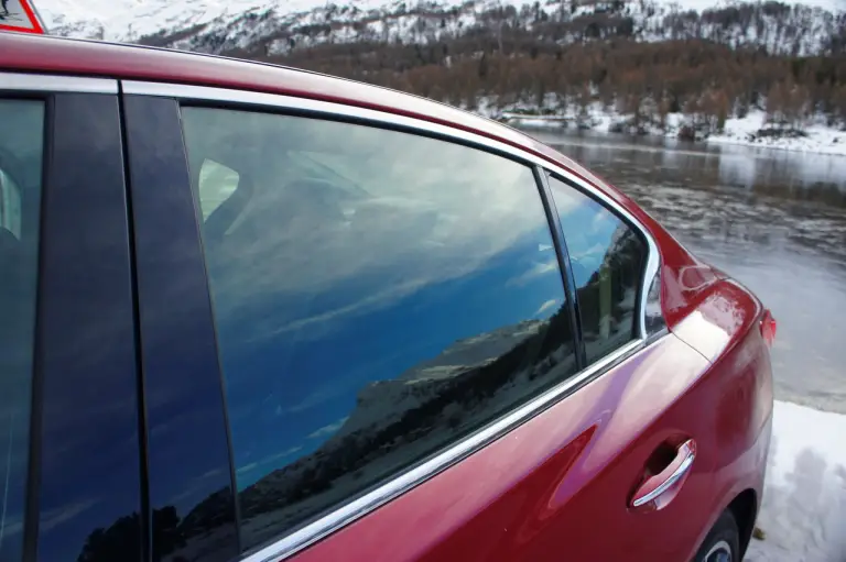 Infiniti Q50 2.0t Prova su strada 2015 - 14