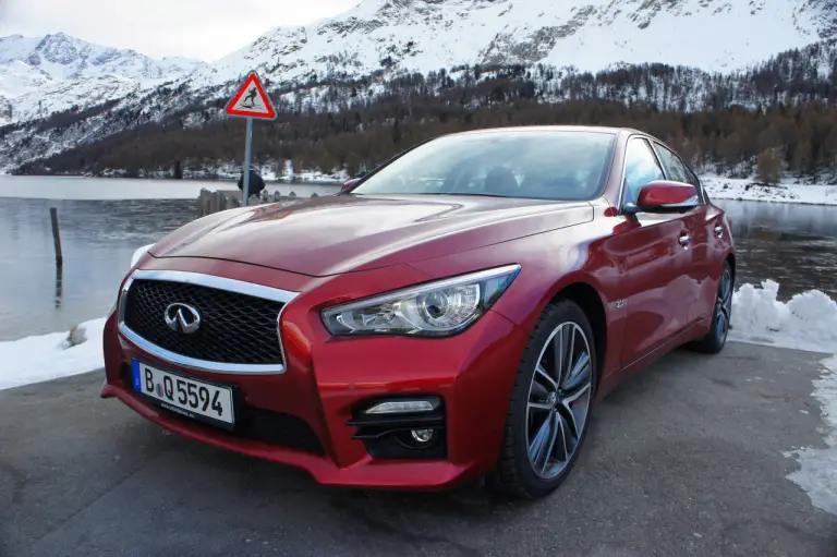 Infiniti Q50 2.0t Prova su strada 2015 - 15