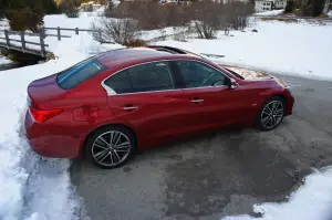 Infiniti Q50 2.0t Prova su strada 2015 - 18