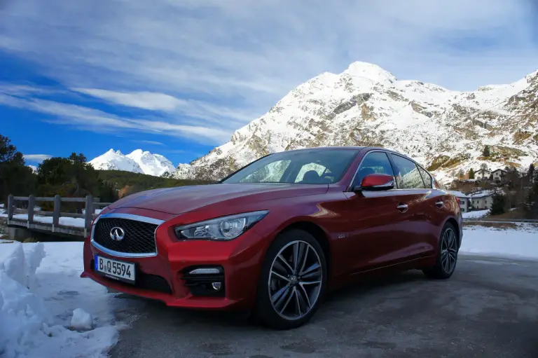 Infiniti Q50 2.0t Prova su strada 2015 - 22