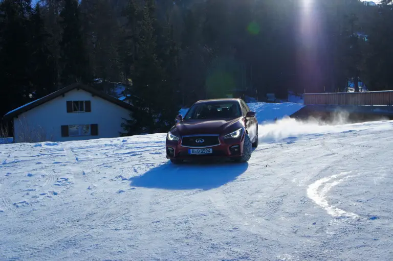 Infiniti Q50 2.0t Prova su strada 2015 - 33