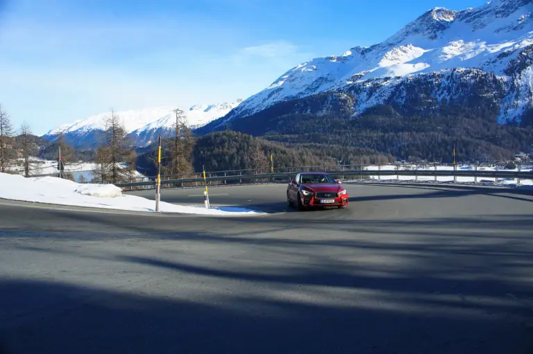 Infiniti Q50 2.0t Prova su strada 2015 - 43
