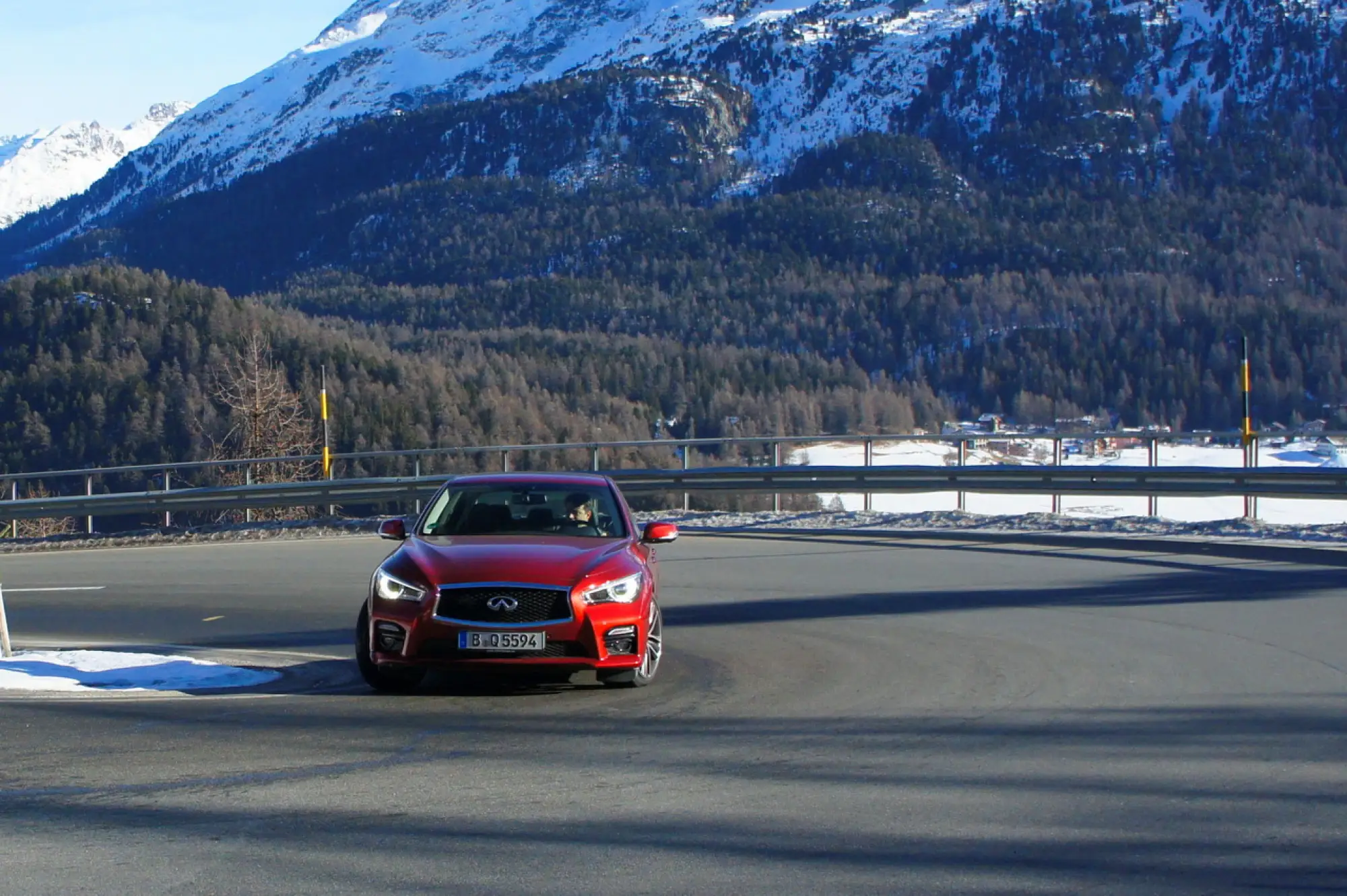Infiniti Q50 2.0t Prova su strada 2015 - 46