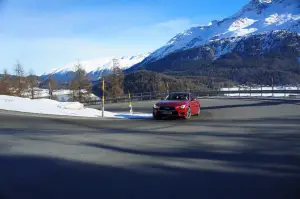 Infiniti Q50 2.0t Prova su strada 2015 - 49