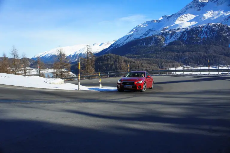 Infiniti Q50 2.0t Prova su strada 2015 - 49