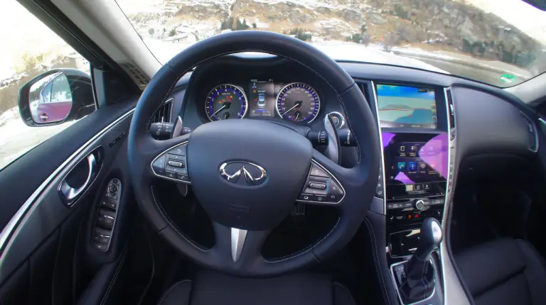 Infiniti Q50 2.0t Prova su strada 2015 - 56
