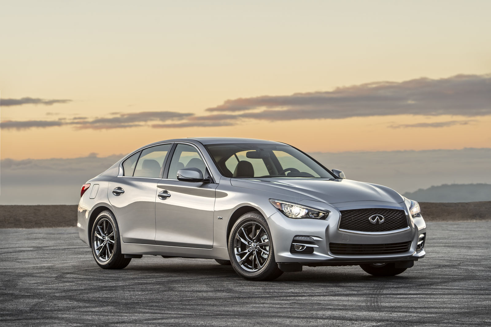 Infiniti Q50 e QX80 Signature Edition