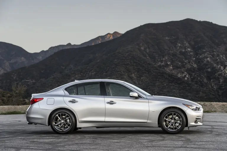 Infiniti Q50 e QX80 Signature Edition - 6