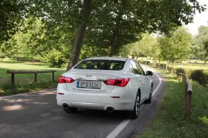 Infiniti Q50 - Prova su strada (2014)