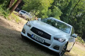 Infiniti Q50 - Prova su strada (2014)