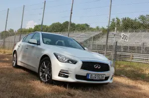 Infiniti Q50 - Prova su strada (2014)