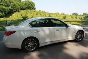 Infiniti Q50 - Prova su strada (2014)