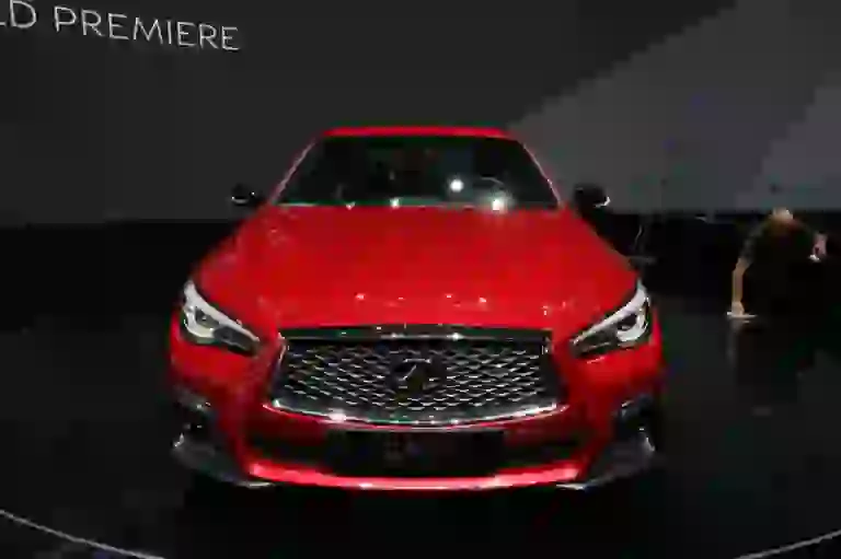 Infiniti Q50 Restyling Foto Live - Salone di Ginevra 2017 - 2