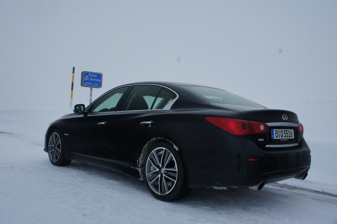 Infiniti Q50S AWD - Prova su strada 2014