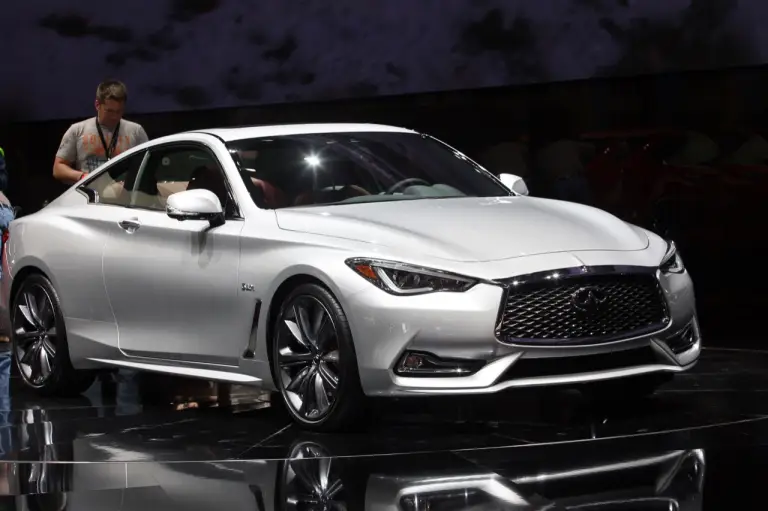 Infiniti Q60 LIVE - Salone di Detroit 2016 - 10