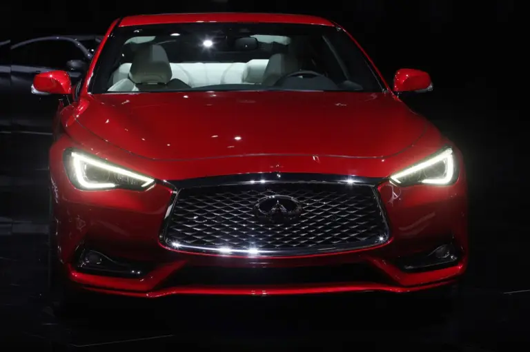 Infiniti Q60 LIVE - Salone di Detroit 2016 - 15