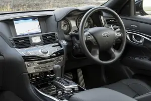 Infiniti Q70 2015