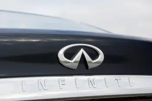 Infiniti Q70 2015