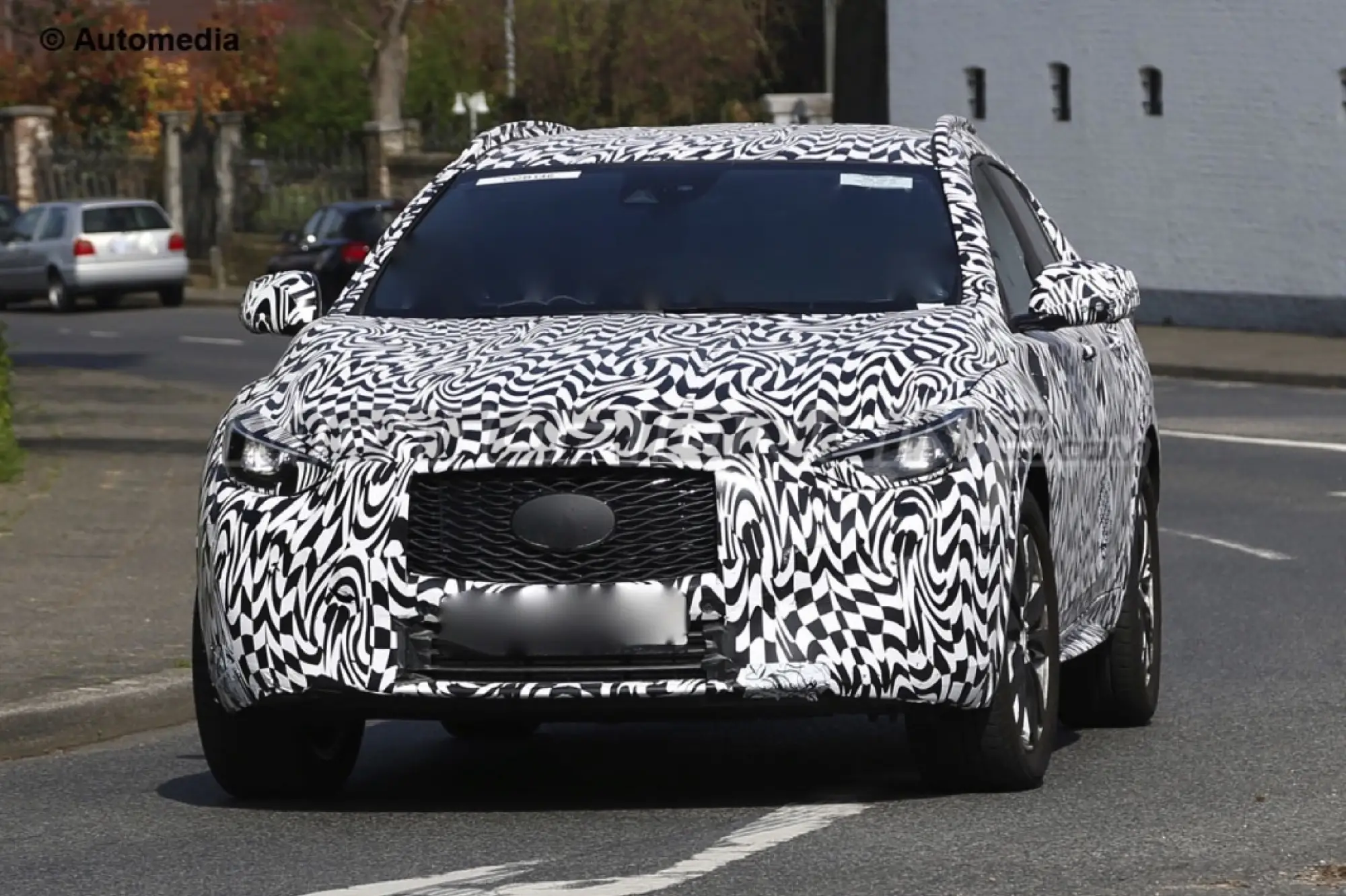 Infiniti QX30 2016 - Foto spia 21-04-2015 - 1