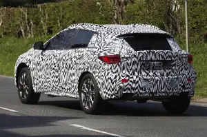 Infiniti QX30 2016 - Foto spia 21-04-2015