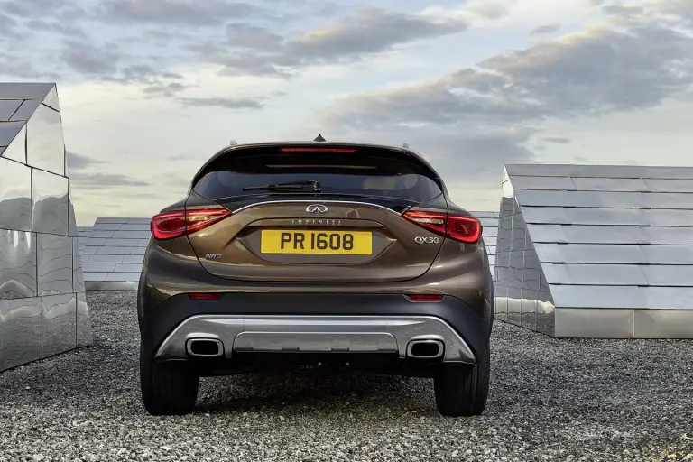 Infiniti QX30 - 19