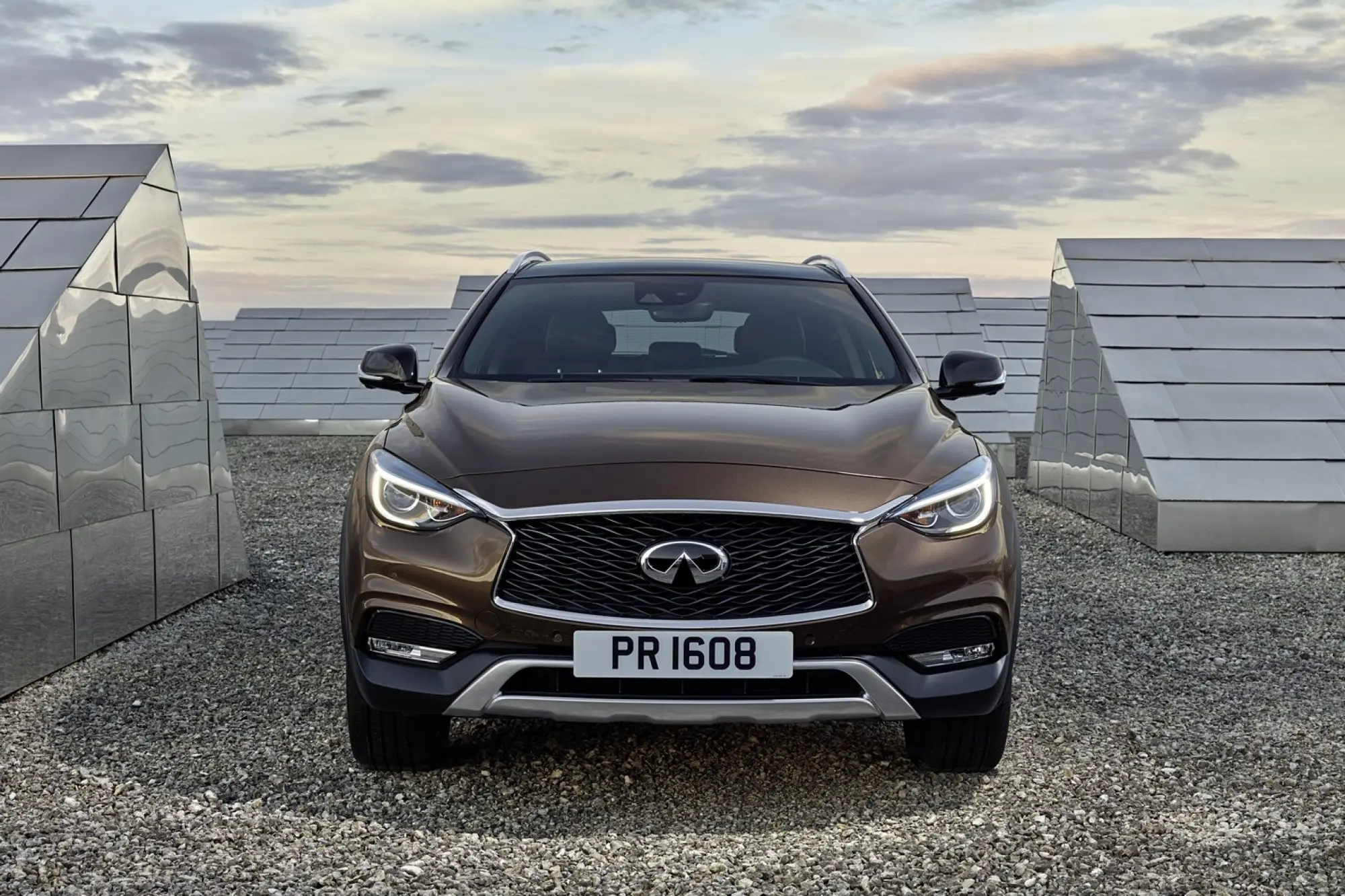 Infiniti QX30 - 20