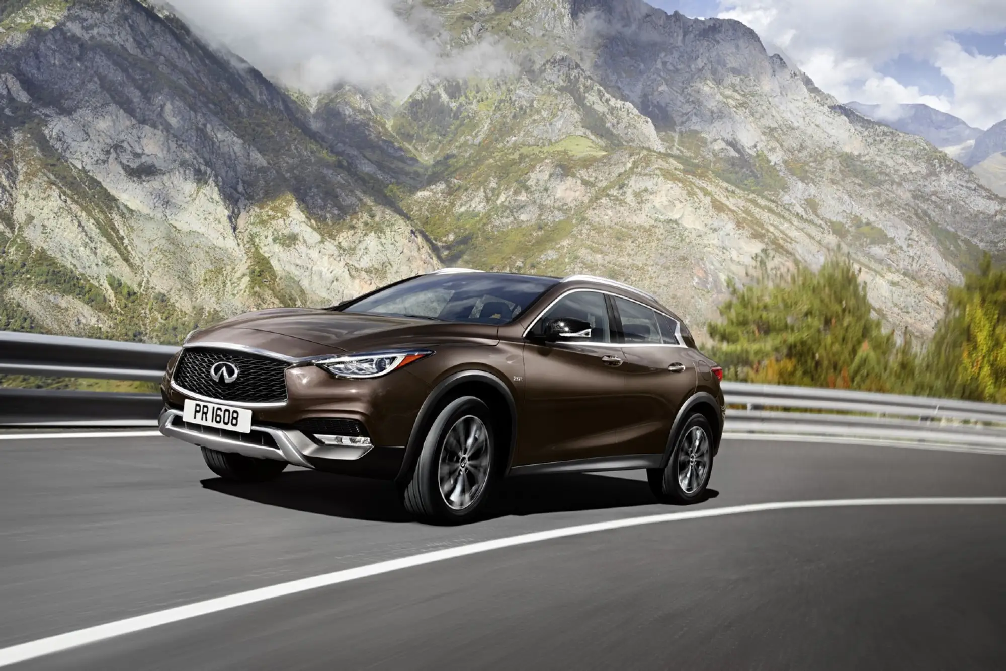 Infiniti QX30 - 23