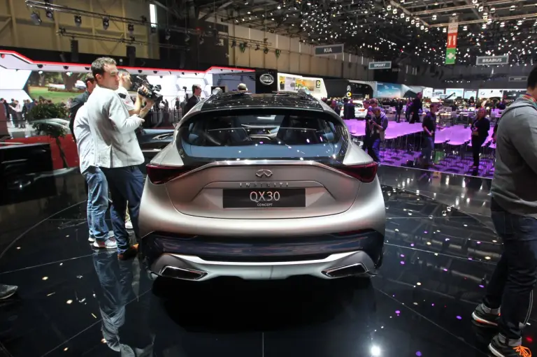 Infiniti QX30 Concept - Salone di Ginevra 2015 - 5