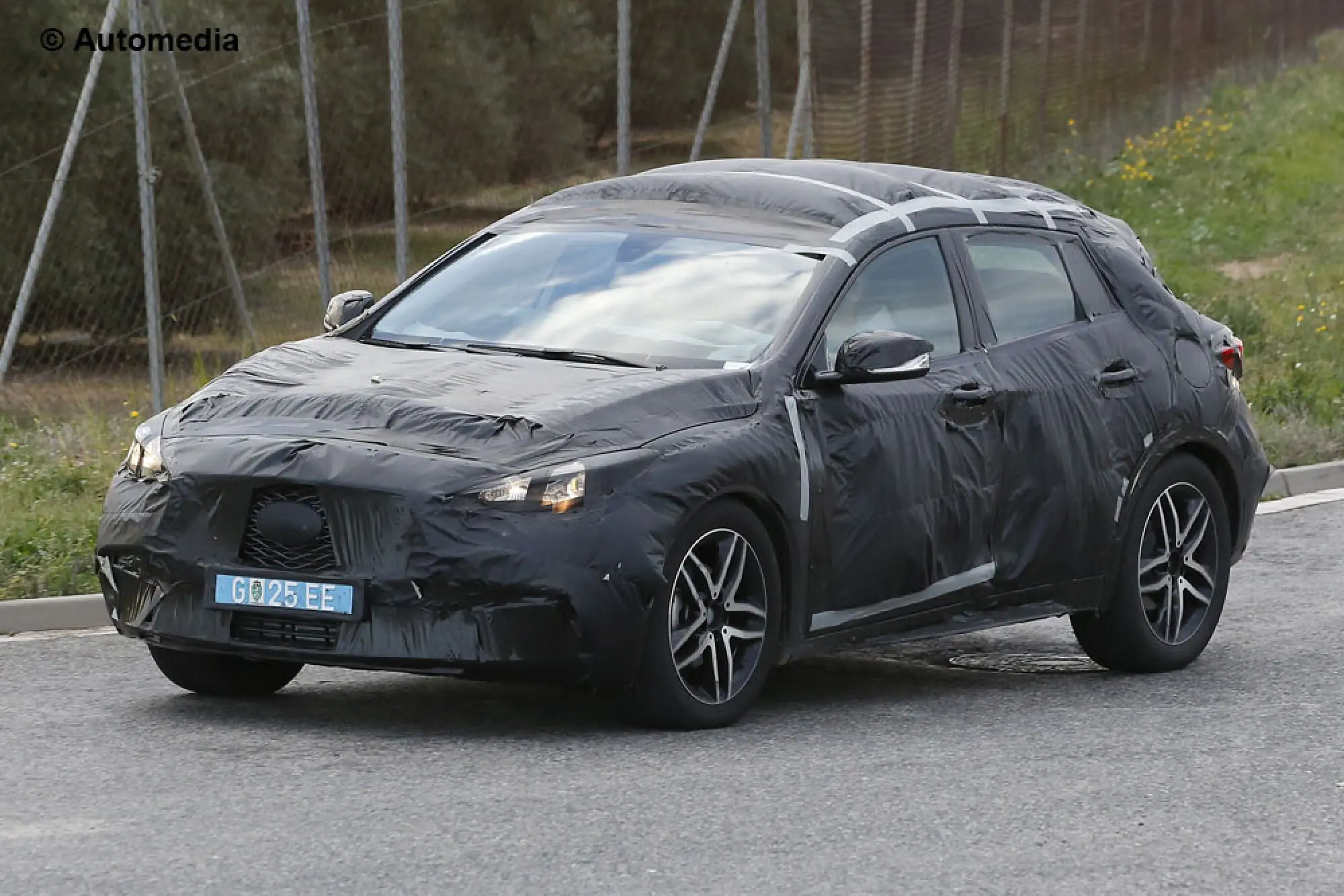 Infiniti QX30 - Foto spia 06-11-2014 - 4