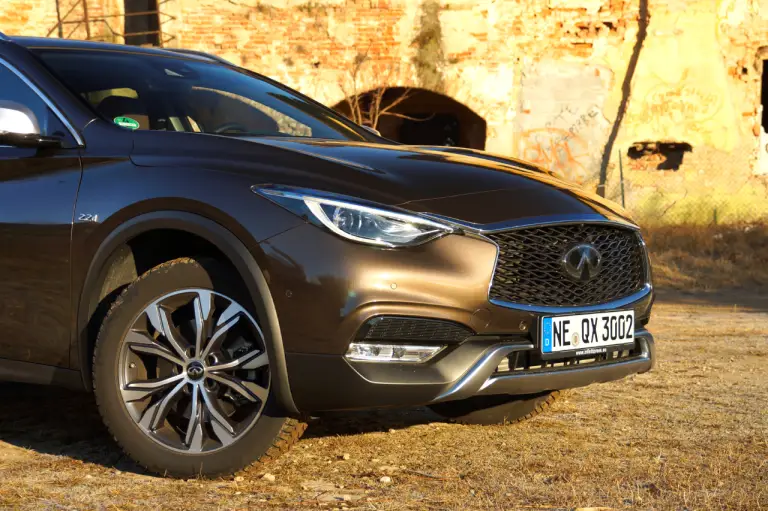 Infiniti QX30 - Prova su Strada 2017 - 6