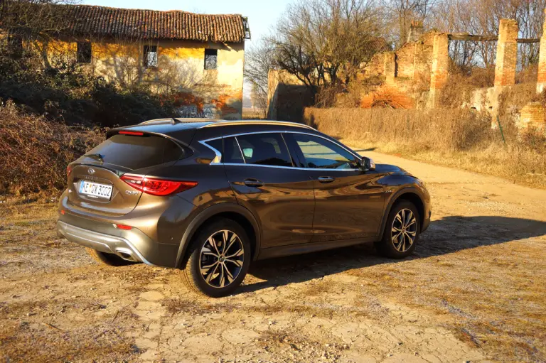 Infiniti QX30 - Prova su Strada 2017 - 24